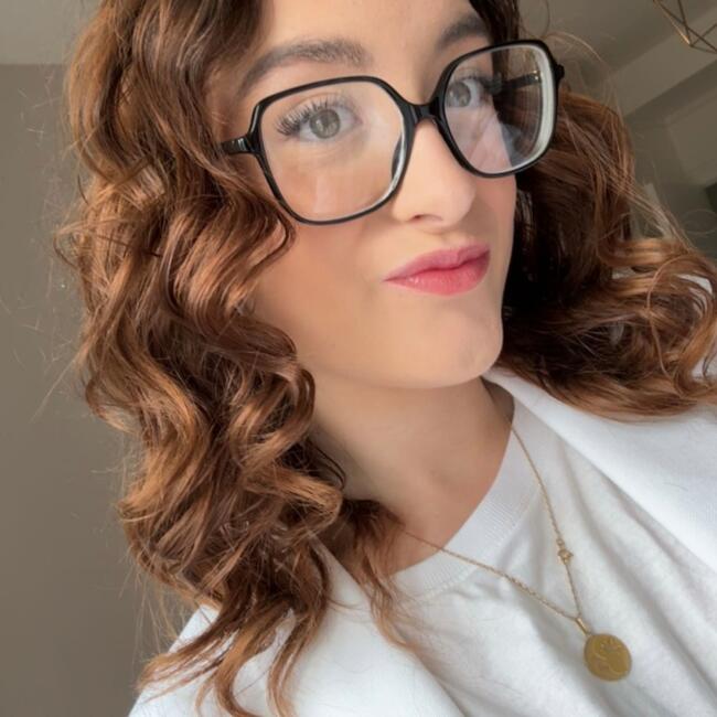 Babysitter in Épinal: Nina