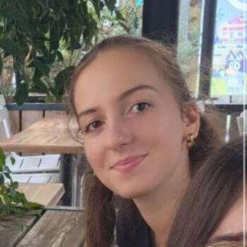 Babysitter in Saint-Sulpice: Camille