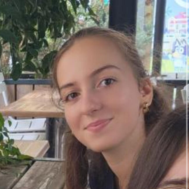 Babysitter in Saint-Sulpice: Camille