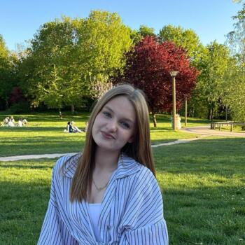 Babysitter in Reims: Leonie