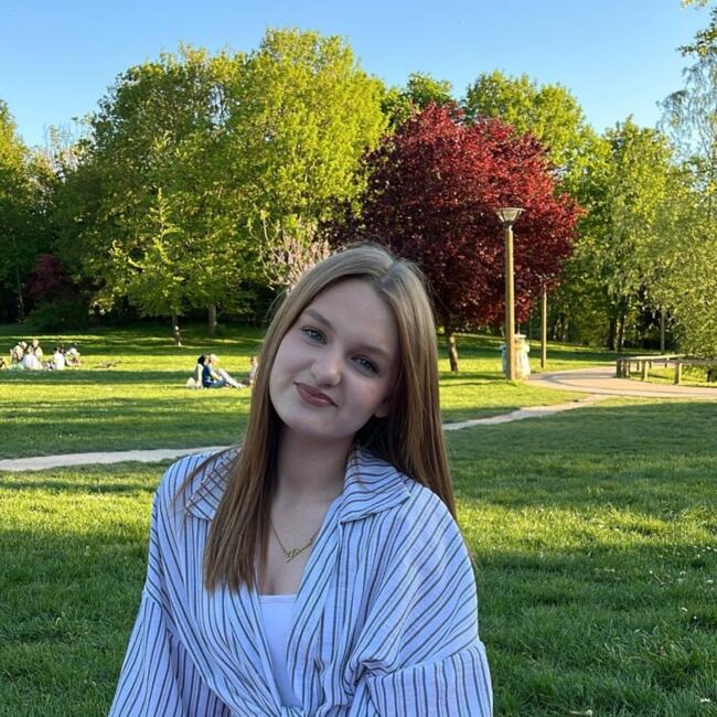 Babysitter in Reims: Leonie