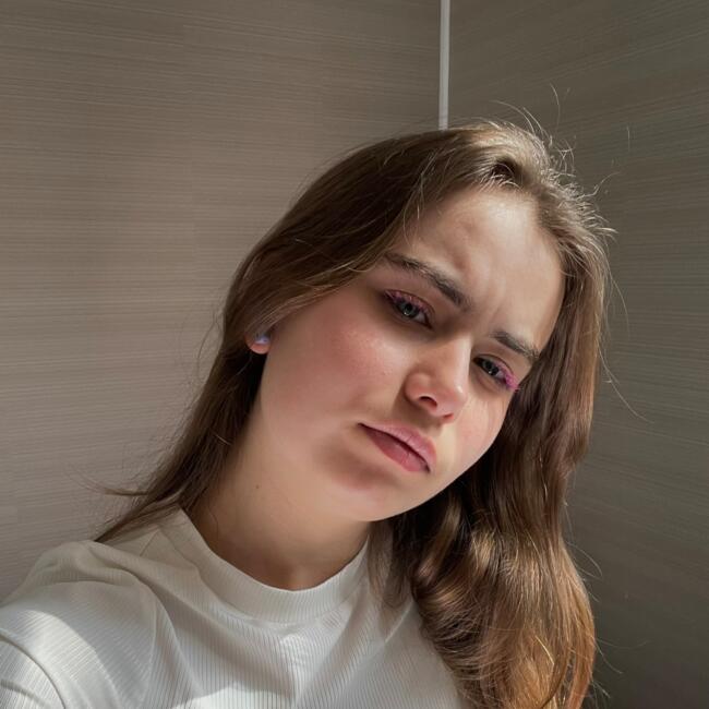 Babysitter in Angers: Lila