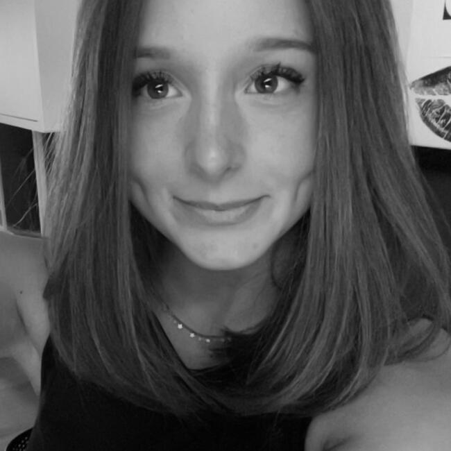 Babysitter in La Bruyère: Léa