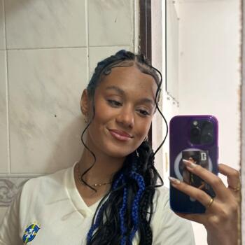 Babysitter in Salvador: Aline