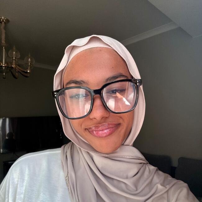 Babysitter in Koekelberg: Nora