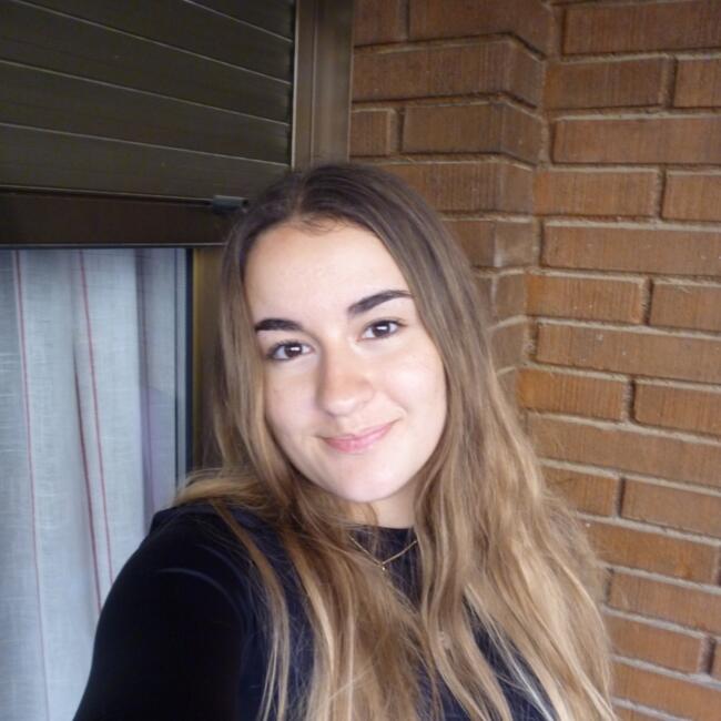 Babysitter in Cuenca: Iris