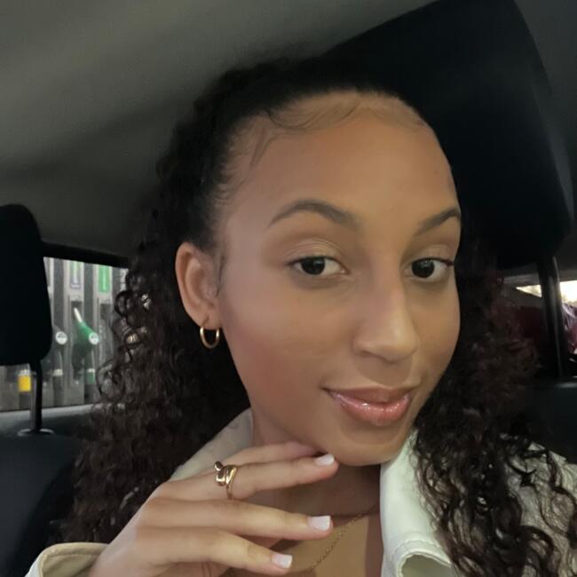 Babysitter em Setúbal: Leandra