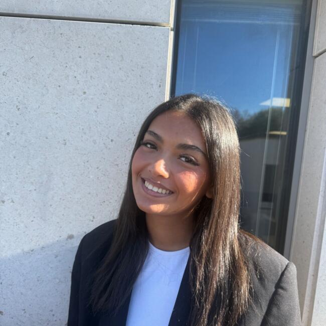 Babysitter in Marseille: Razika