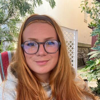 Babysitter in Biarritz: Juliette