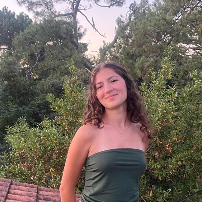 Babysitter in Besançon: Cloė