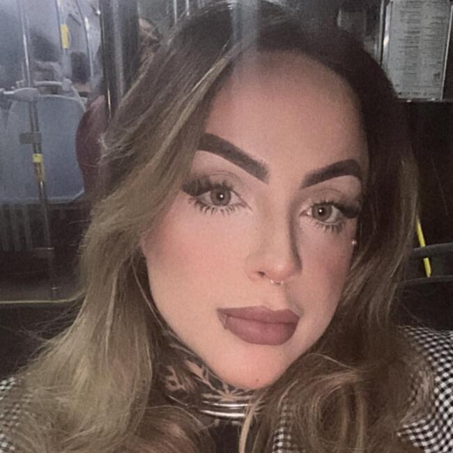 Babysitter in Rio Tinto: Camila