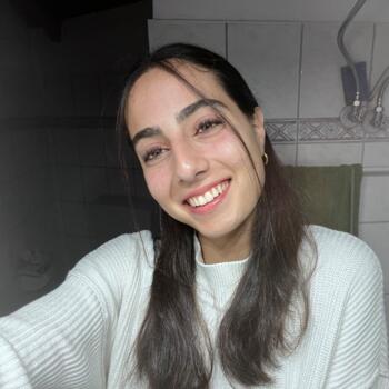 Babysitter Larissa: Ειρηνη