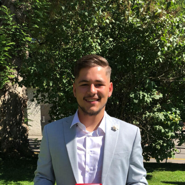 Babysitter in Herisau: Bora