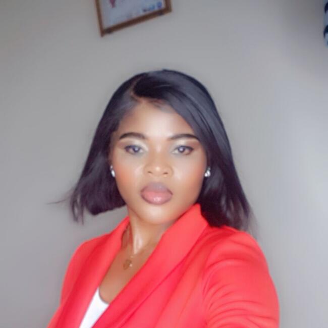 مربية أطفال في دبي: Ambang