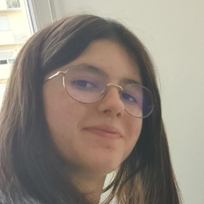 Babysitter in Grenoble: Meline