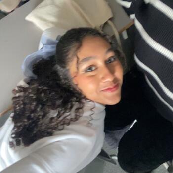 Babysitter in Milton Keynes: Darya