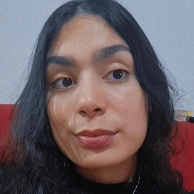 Babá em Embu Guaçu: Monica