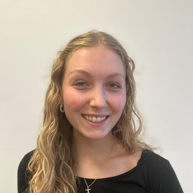 Babysitter in Pembroke: Nathalie