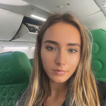 Babysitter in Saint-Herblain: Alice