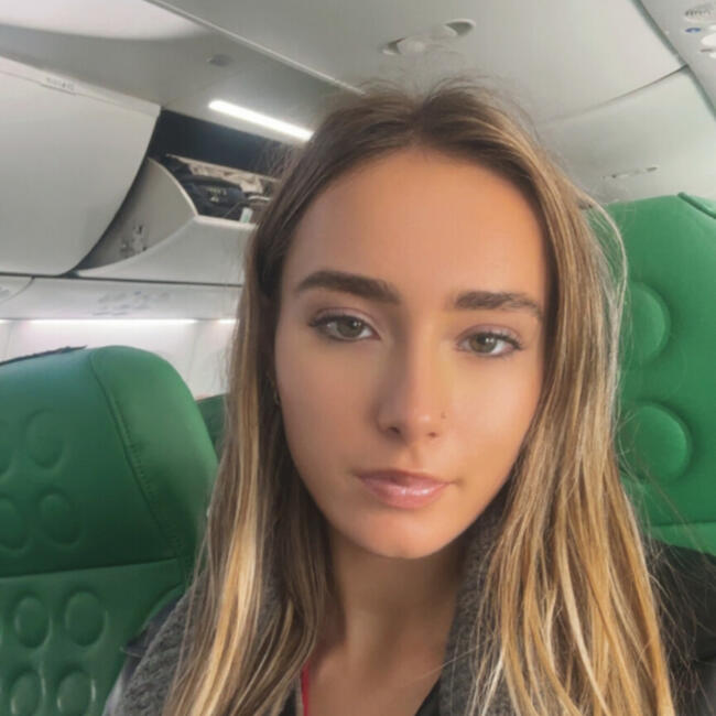 Babysitter in Saint-Herblain: Alice