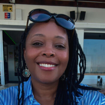 Babysitter in Cascais: Stela