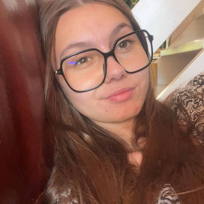 Babysitter in Pia: Anais