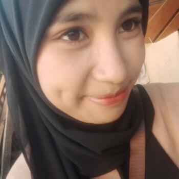 Babysitter di Kota Ambon: Andila