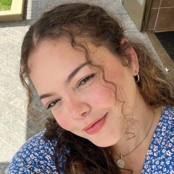 Babysitter in Caraguatatuba: Sarah