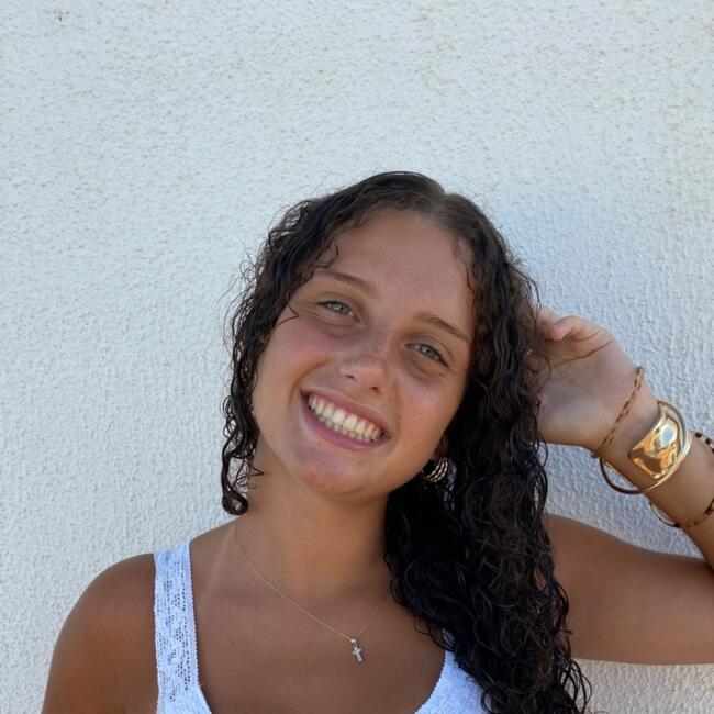 Babysitter in Saint-Germain-en-Laye: Jade