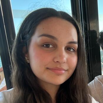 Babysitter in Saint-Jean-de-Braye: Clara