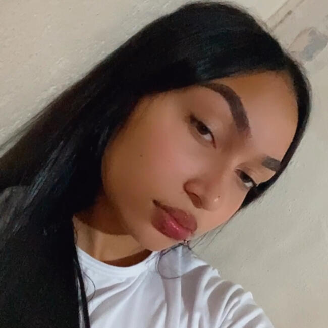 Babá em Itapevi: Emily