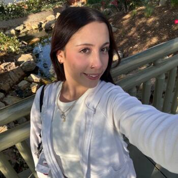 Babysitter in Corona: Katherine