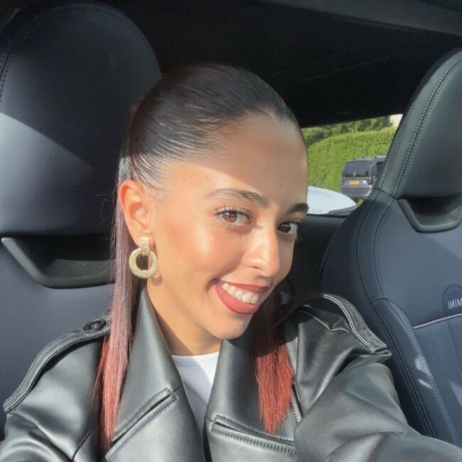 Babysitter in Kayl: Sara