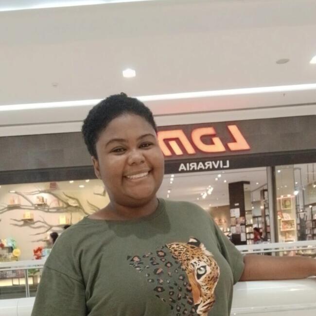 Babysitter in Salvador: Natalia