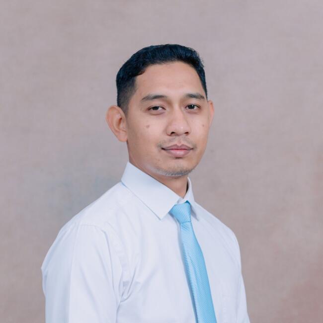 Babysitting job in Surabaya: Desta Andri