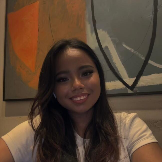 Babysitter in Singapore: Siti