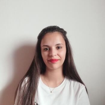 Babysitter em Ponta Delgada: Verónica