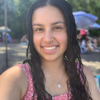 Babysitter in Temuco: Javiera Flores Torres