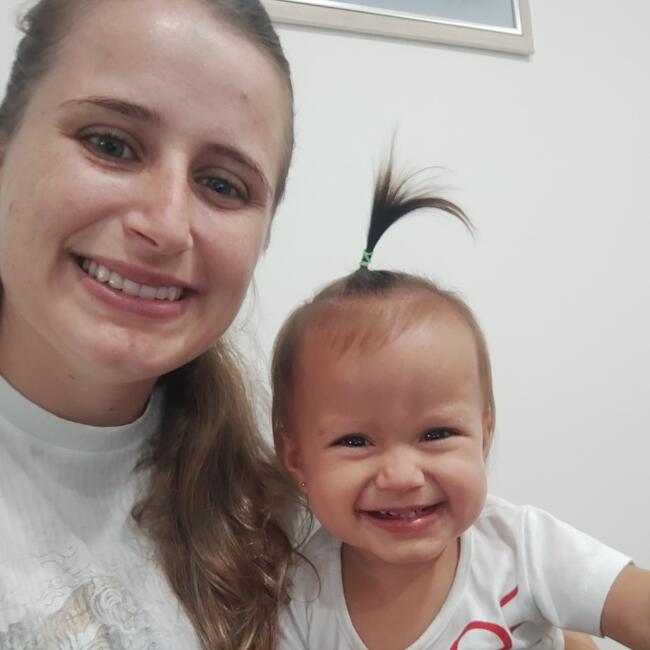 Emprego de babá em Joinville: Helena