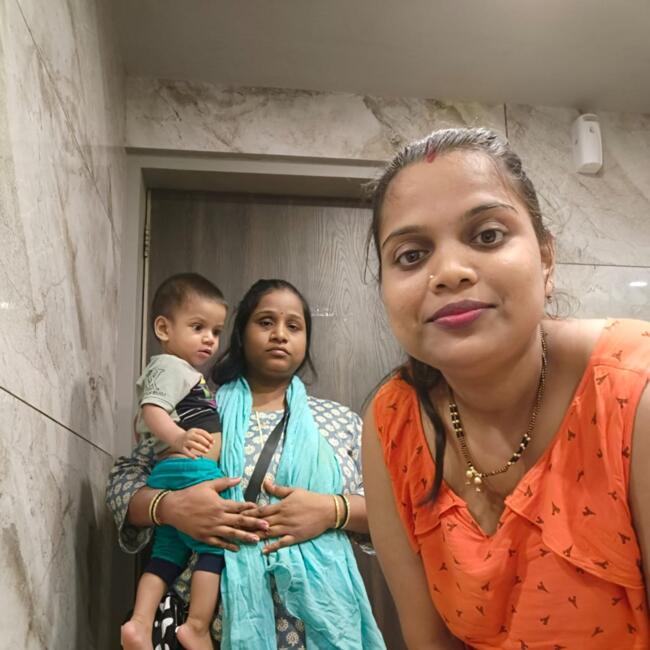 बम्बई में आया: Pooja