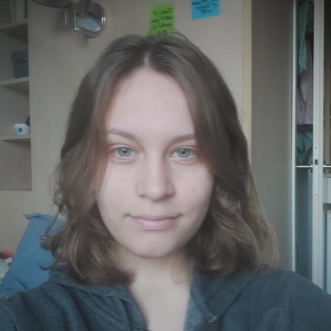 Babysitter in Rennes: Alina