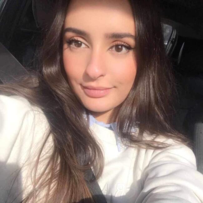 Canguro en Valencia: Yasmine