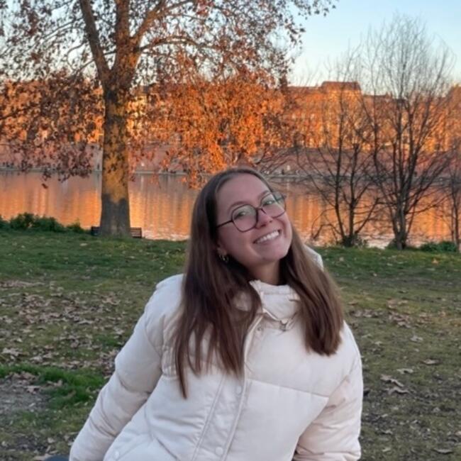 Babysitter in Reims: Inès