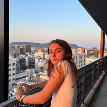 Babysitter στην περιοχή Μπορντό: Suzane