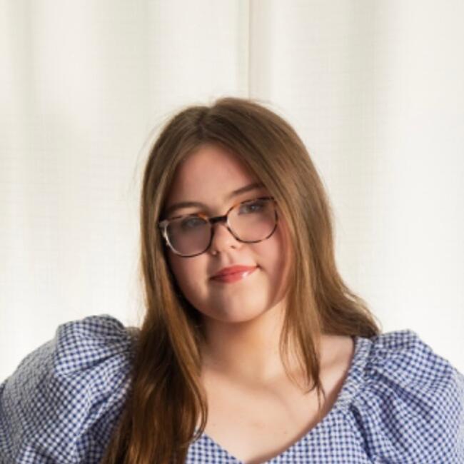 Baby-sitter in Halifax: Ella