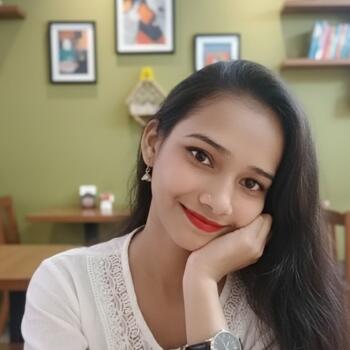 बम्बई में बेबीसिटर: Reena