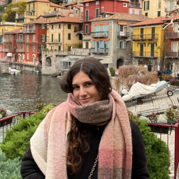 Babysitter in Pamplona: Noelia