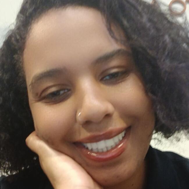 Babá em Ipatinga: Debora