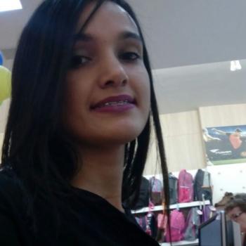 Emprego de babá em São Leopoldo: emprego de babá Livia