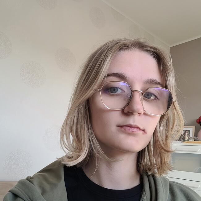 Babysitter in Cauvigny: Coralie
